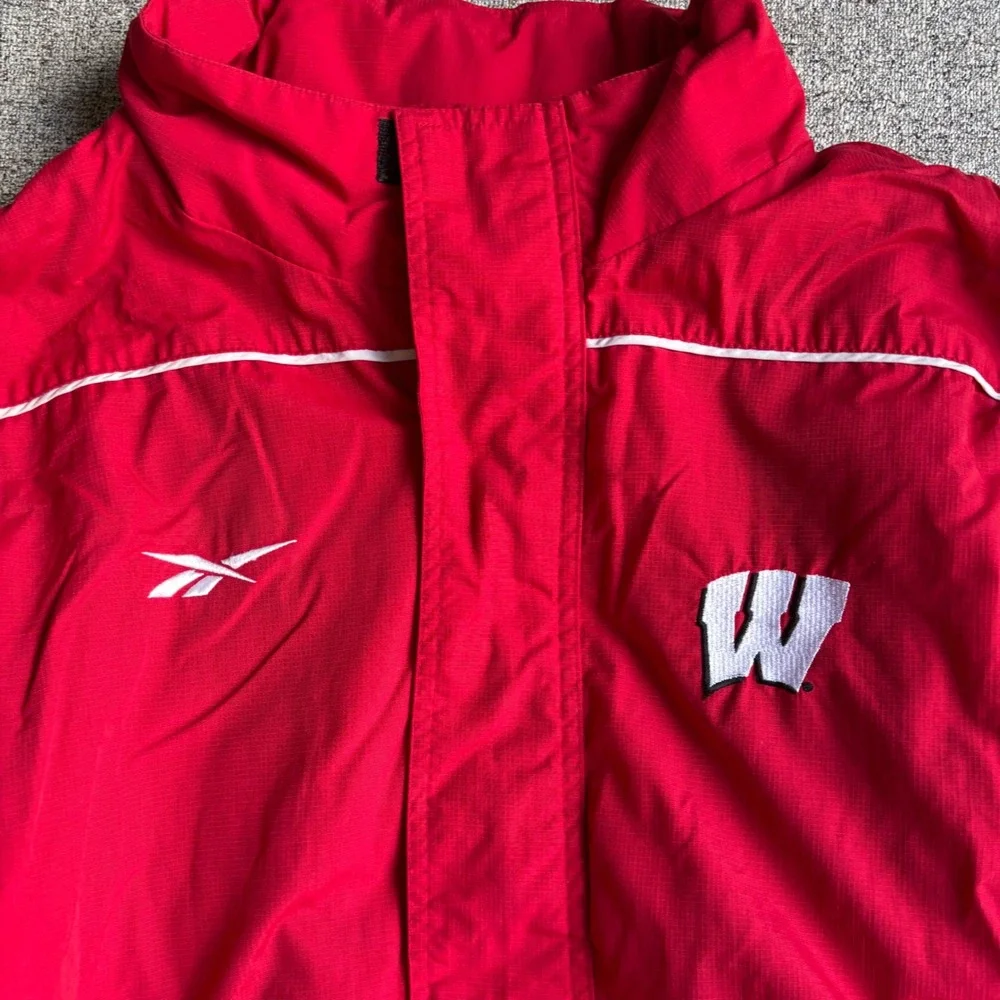 Wisconsin Badgers VTG Reebok Jacket Mens L Red Windbreaker Fleece Lined